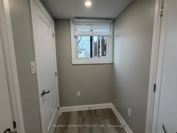 24 Mayflower St #Basement, Whitby, ON L1N 8A9