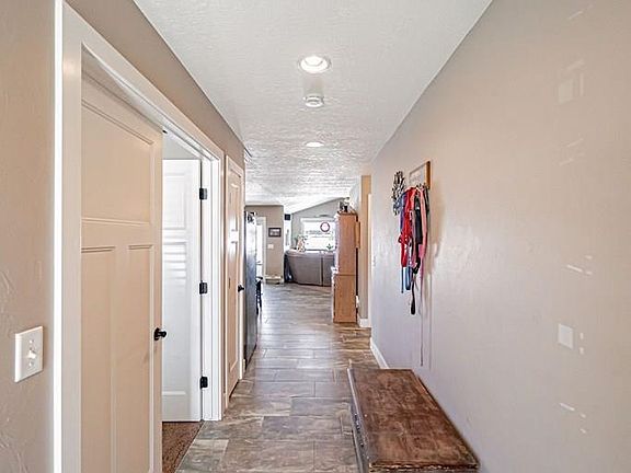 5th image of 628 Double Eagle Dr