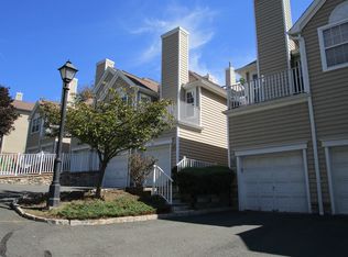 24 Springholm Dr, Berkeley Heights, NJ 07922