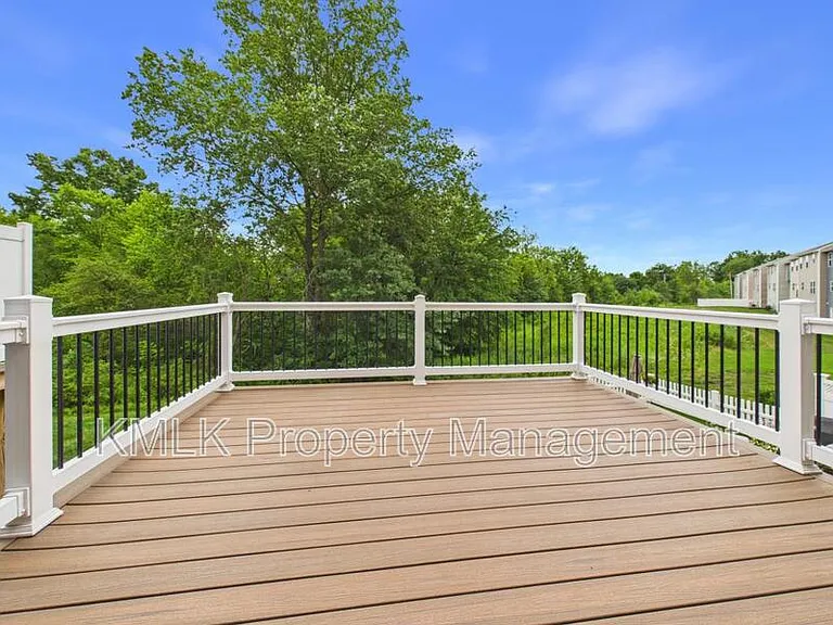 4037 N Steels Cir — Photo 26