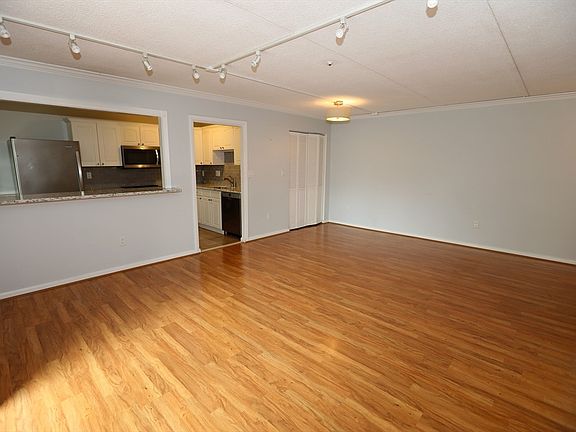 5th image of 62 South St Unit 15