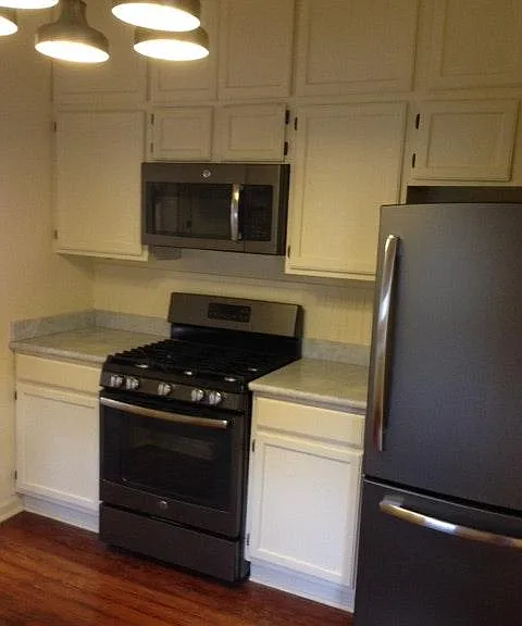 Range, microwave and fridge