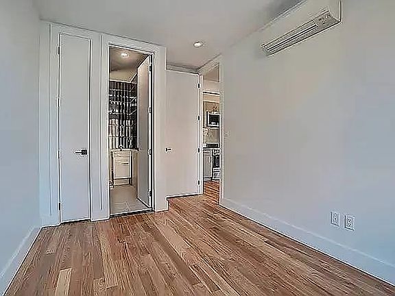 4th image of 597 Driggs Ave #2R