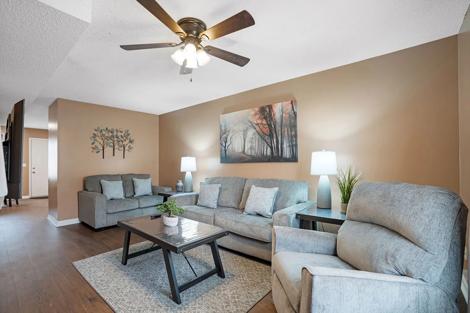 2 bed, 2.0 bath, 11840 sqft, $2,268 — Photo 4