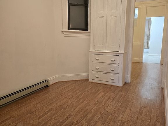 3rd image of 116 Erie St #1L