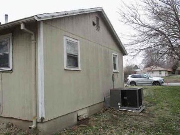 4th image of 612 W 18th St