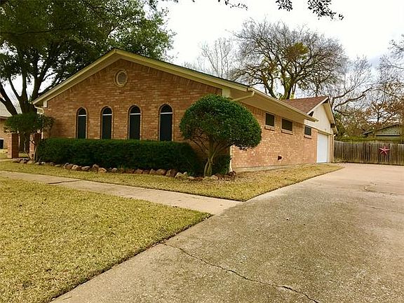 4th image of 2535 Sherwood Dr