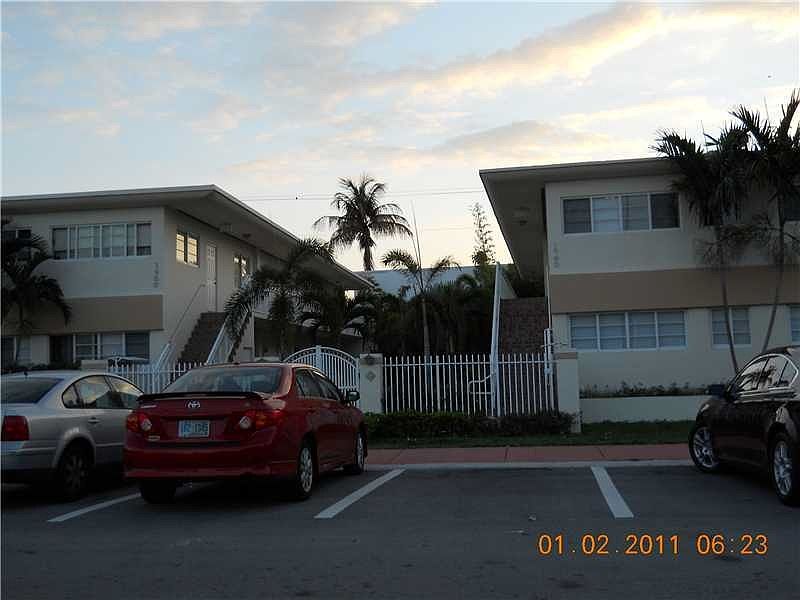 1st image of 1960 Biarritz Dr APT 4