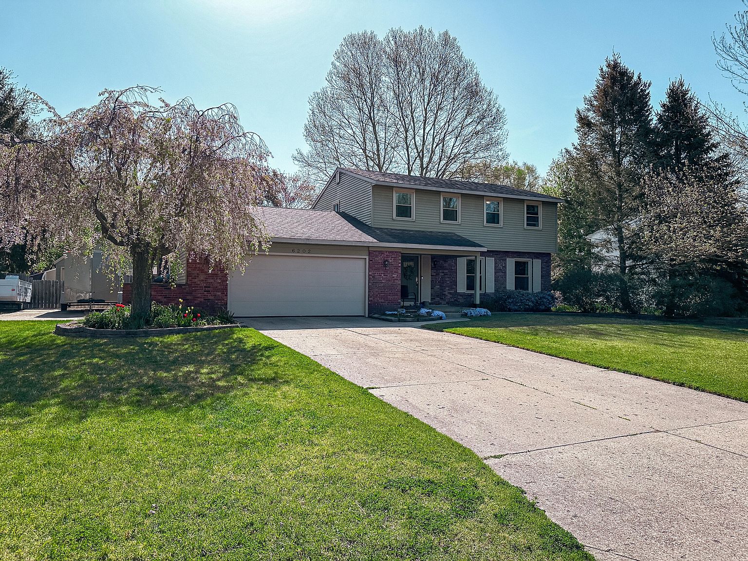 6202 Meadowlark St NE, Rockford, MI 49341 Zillow