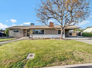 230 E Sycamore Dr, Hanford, CA