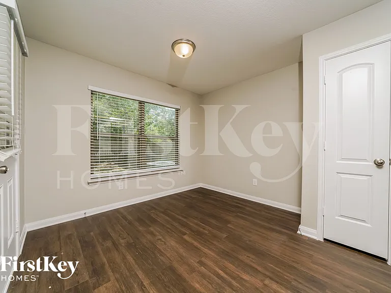 1310 Barrel Dr — Photo 4