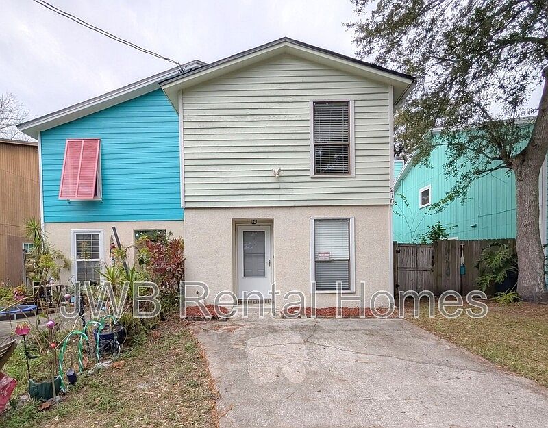 1st image of 278 Poinsettia St