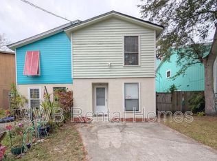 278 Poinsettia St, Atlantic Beach, FL 32233