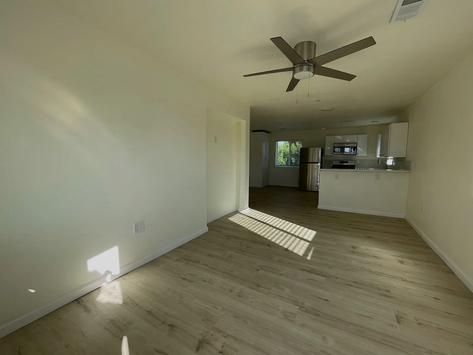 2 bed, 967 sqft, $1,795 — Photo 2