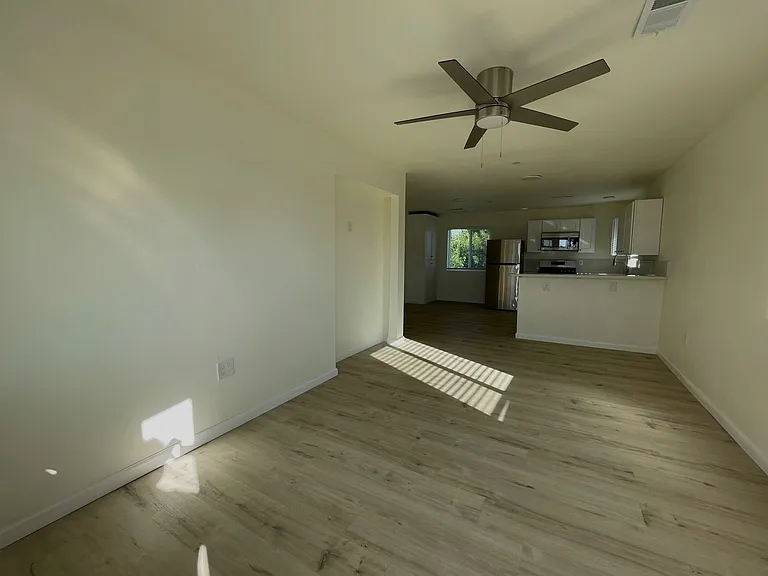 1225 Tulare St #C — Photo 2