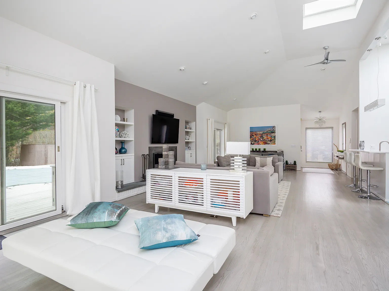 Sleek East Hampton Summer Rental — Photo 3