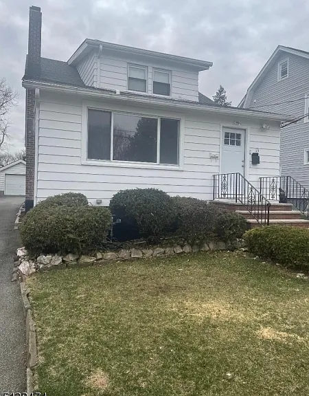 13 Kenwood Ave — Photo 1
