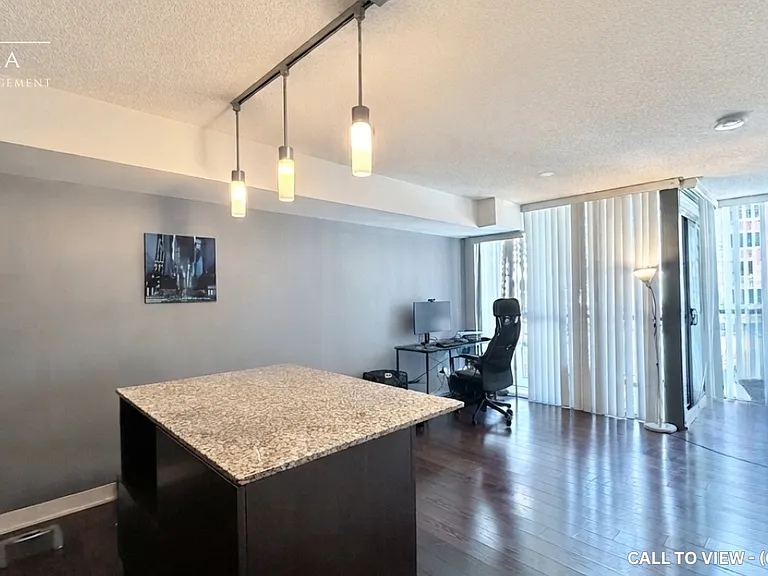 110 Charles St E #401 — Photo 1
