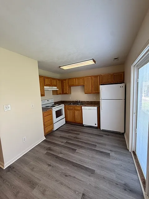 Westwind Townhomes — Photo 4