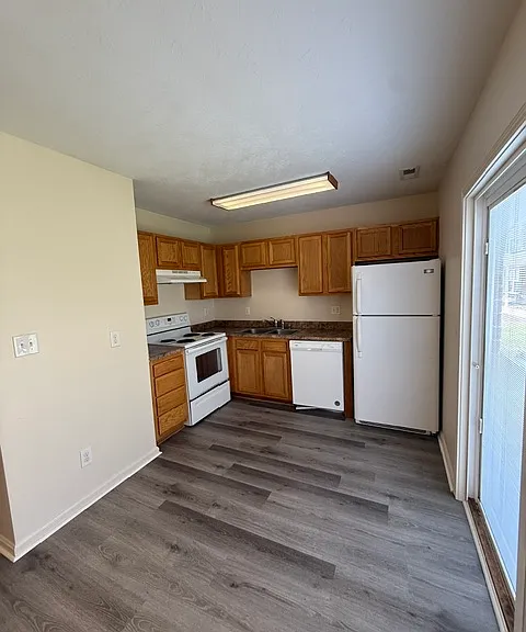 Westwind Townhomes — Photo 4