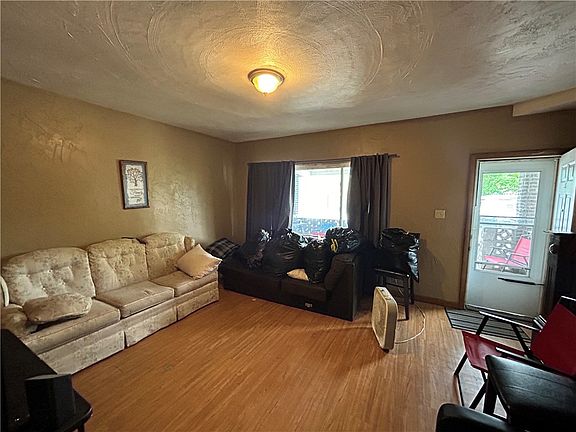 3rd image of 631 Allegheny Ave