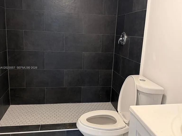 147 NW 59th St #201 — Photo 31