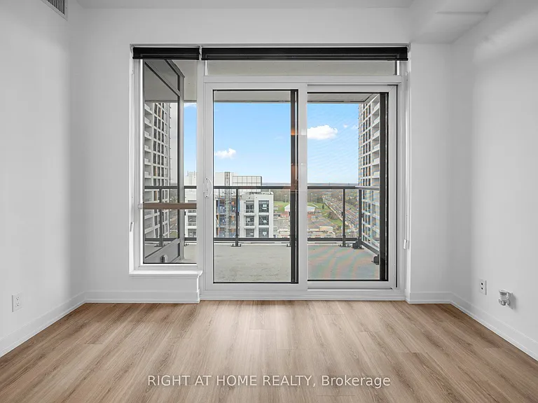 7950 Bathurst St #1424 — Photo 4