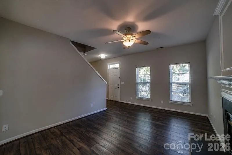 3 bed, 2.5 bath, $2,000 — Photo 3