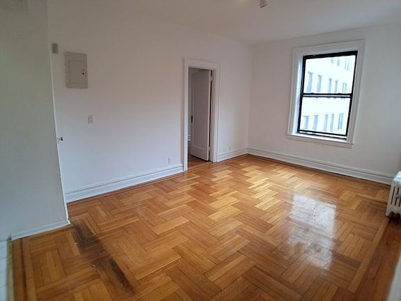 2nd image of 159 Eastern Pkwy #5M