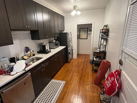 4th image of 4409 N Greenview Ave APT 2W