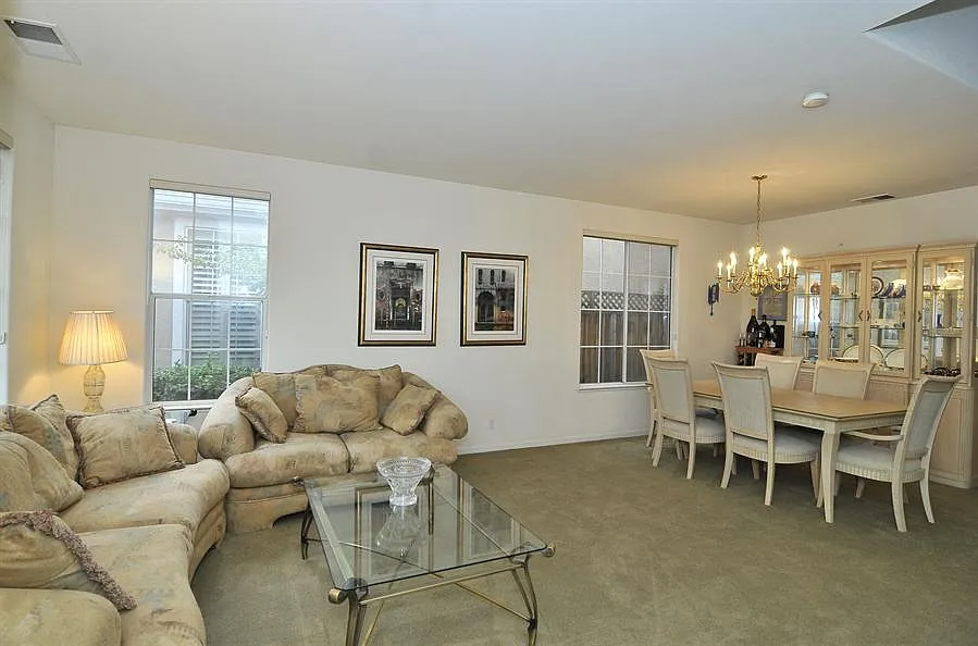 821 Dederick Ct photo 1