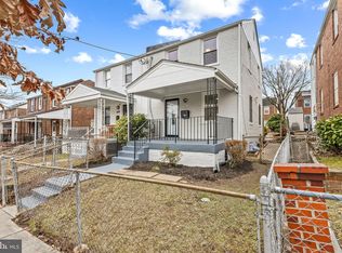 607 Farragut Pl NE, Washington, DC