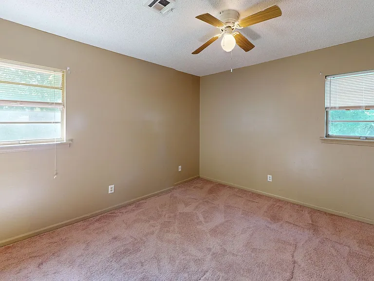 130 Graylynn Dr — Photo 9
