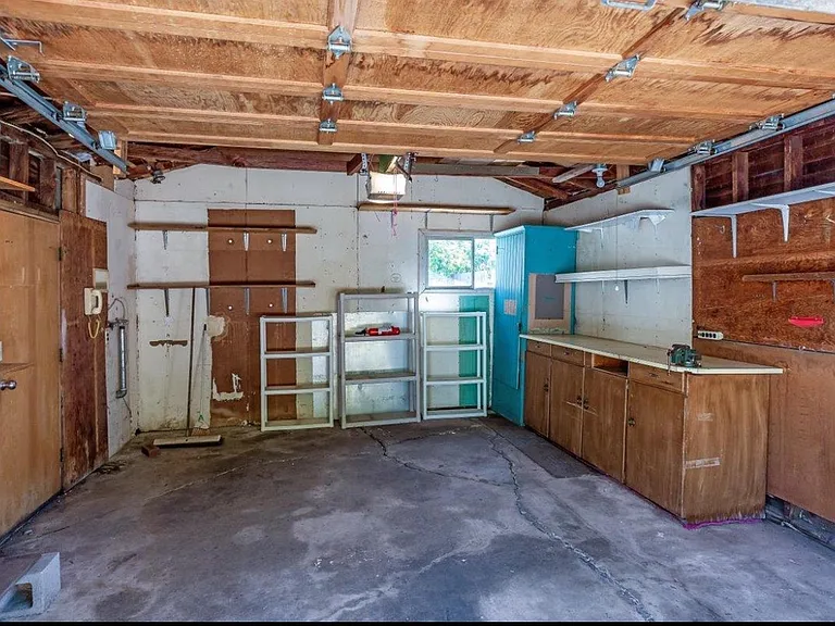 516 Jackson Ave #A — Photo 2
