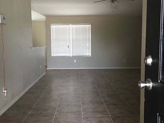 4th image of 236 Great Plains Ave