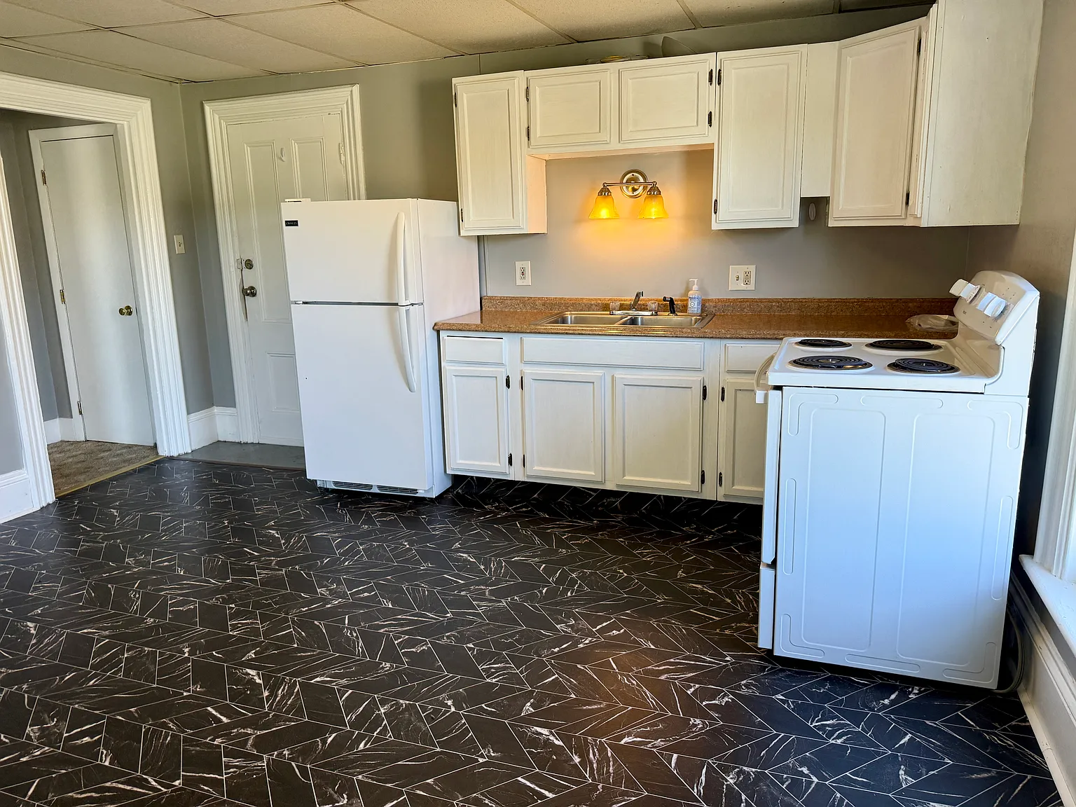 1 bed, $975 — Photo 1