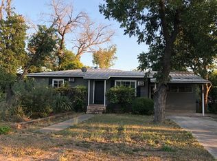 111 E Sabinal St, Uvalde, TX 78801