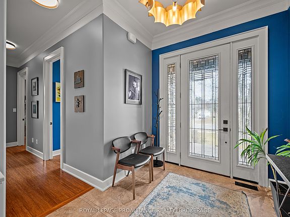 4th image of 977 Woodbine Rd
