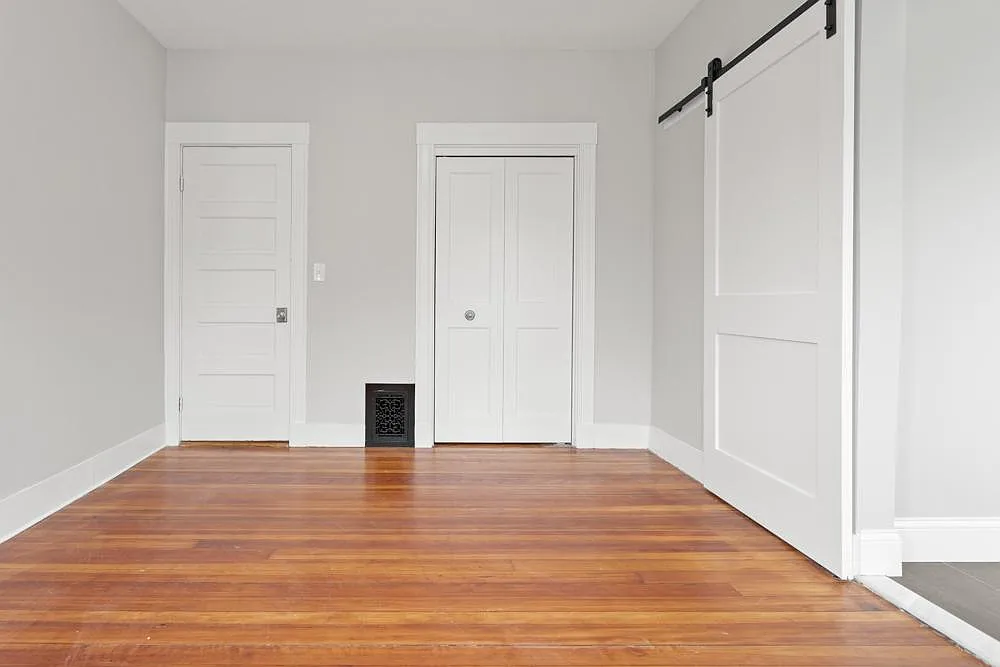 3 bed, 1350 sqft, $3,600 — Photo 3