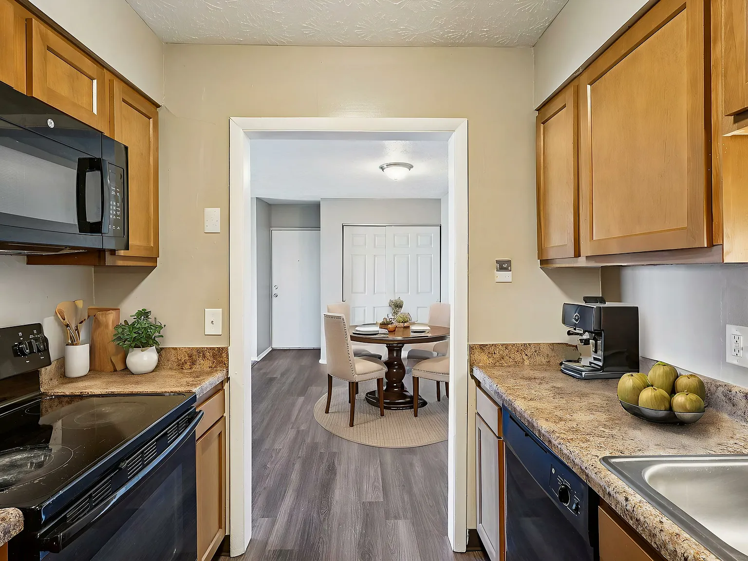 Oakwood Apartments — Photo 3