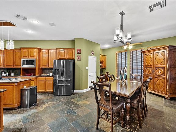 4th image of 6789 Lakefront Dr