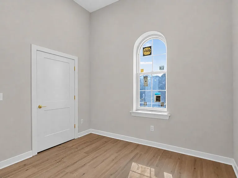 101 Monroe St #5 — Photo 7