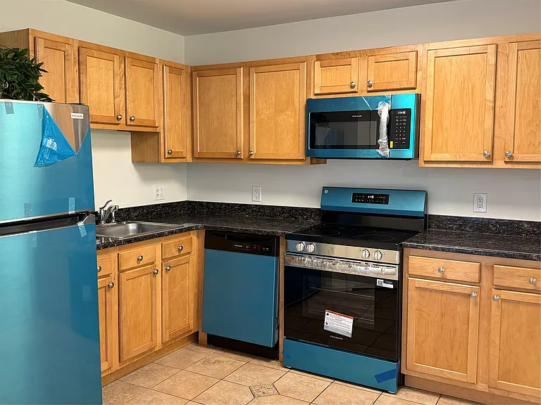 6560 Ridgefield Cir #104 — Photo 6