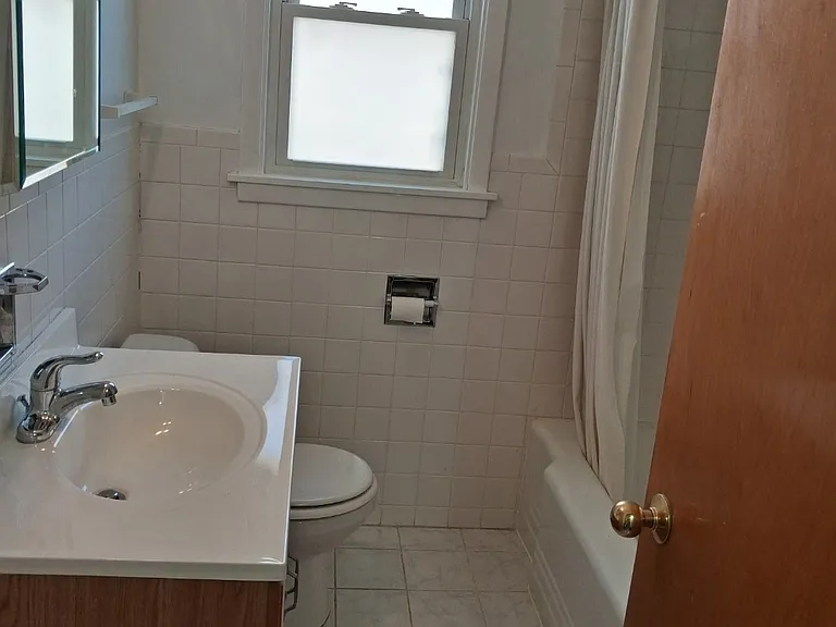 24 Stoneleigh Ave — Photo 6