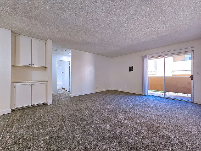 Valley View Apartments — Photo 5