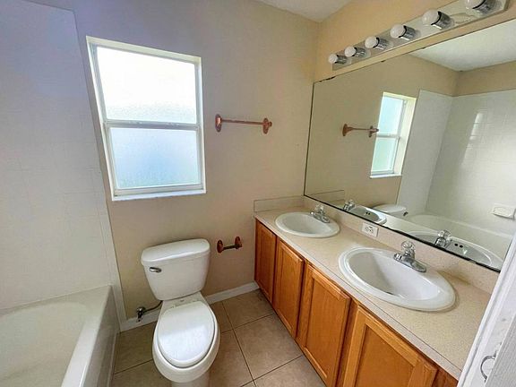 2nd image of 782 Squirrel Ct Unit B