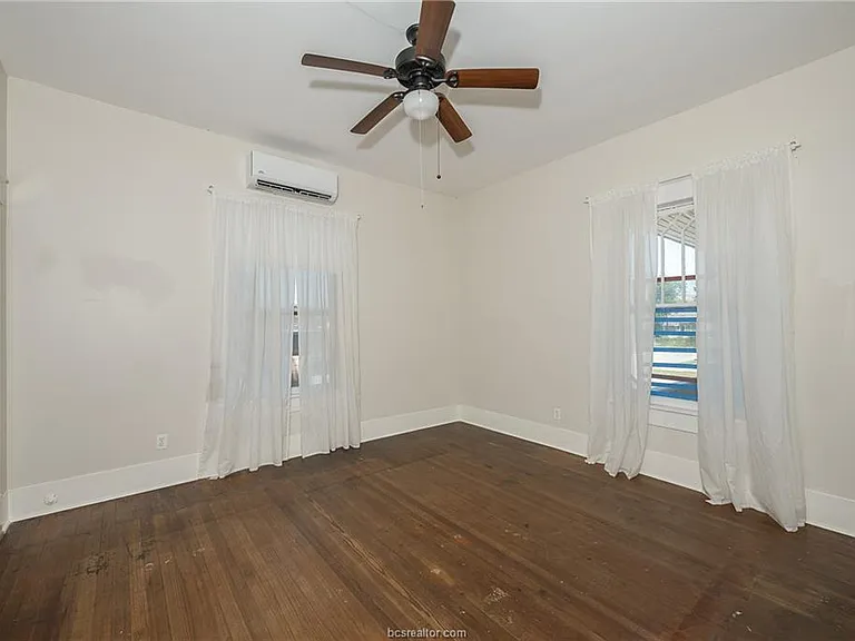 206 S Sims Ave — Photo 5