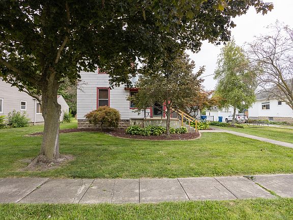 2nd image of 117 N Benton St
