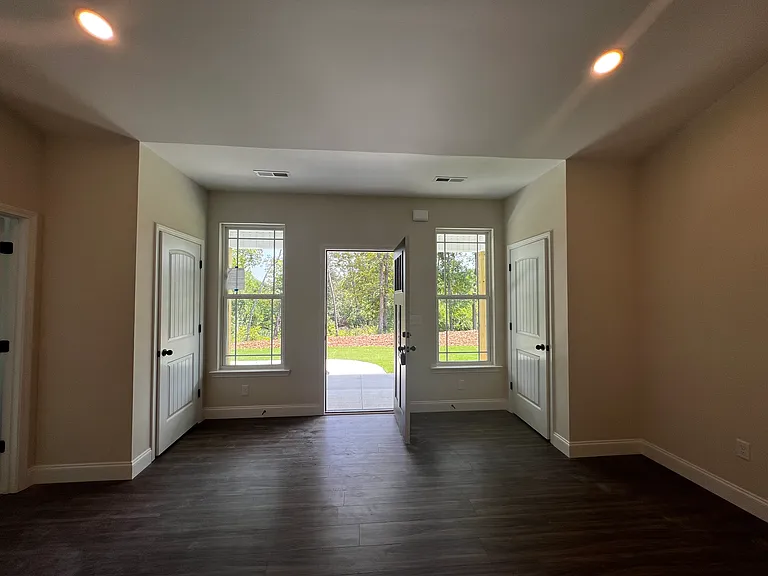 1421 White Horse Road Ext — Photo 8