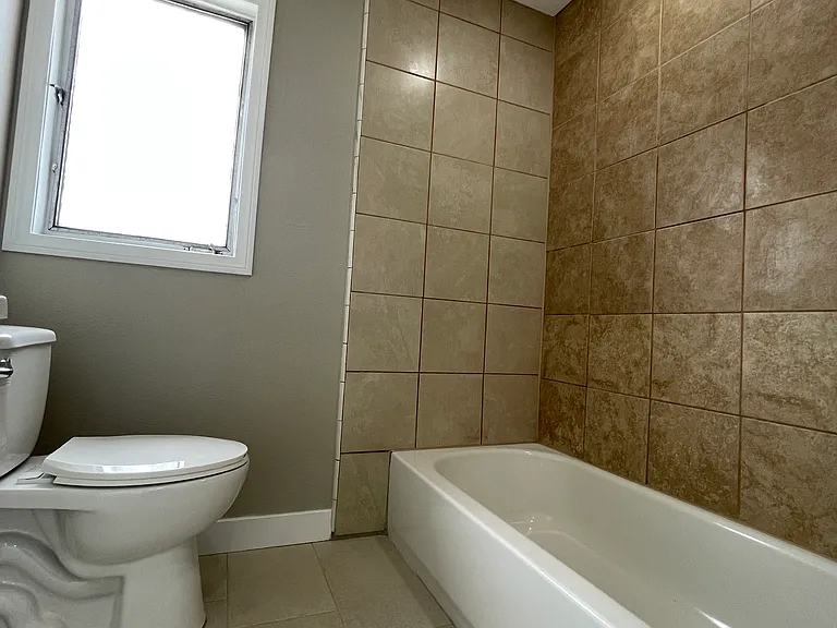 10231 Woodworth Ave #6 — Photo 17